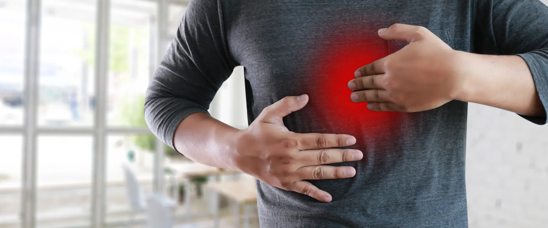 ¿Acidez frecuente después de comer? Cuándo el reflujo deja de ser una molestia y puede requerir cirugía